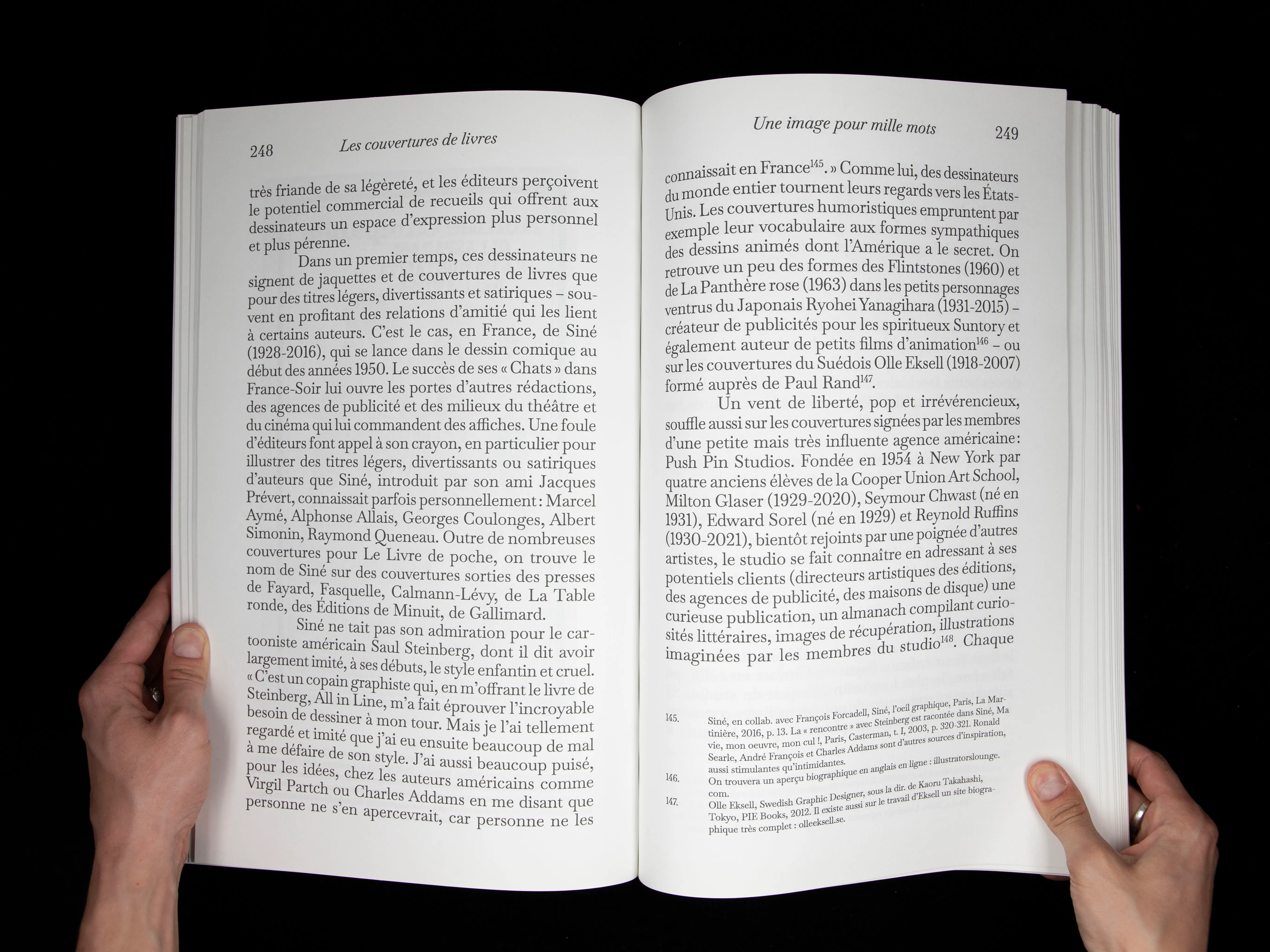 Double page de texte avec titres courants, pagination et notes de bas de page.