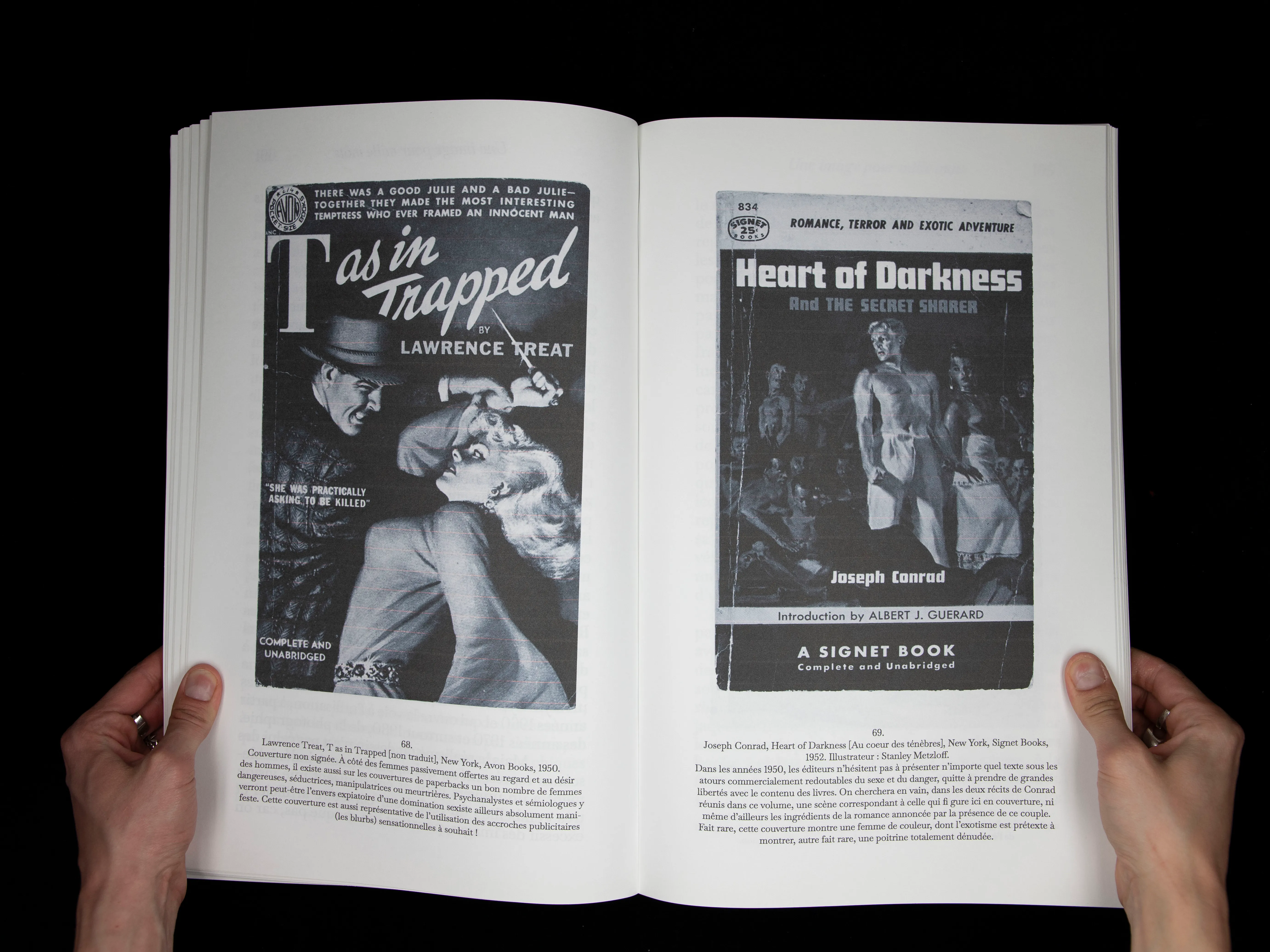 Double page présentant les couvertures illustrées de T as in Trapped et Heart of Darkness.